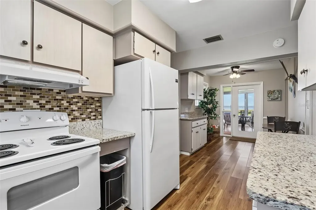 31929 Elizabeth Lane Tavares FL 32778
