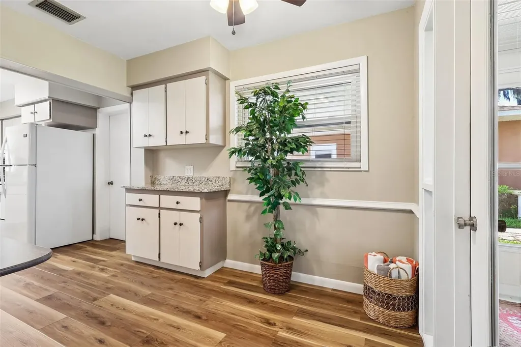 31929 Elizabeth Lane Tavares FL 32778