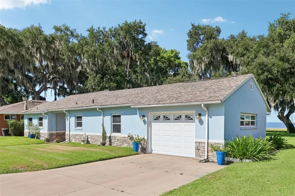 31929 Elizabeth Lane Tavares FL 32778