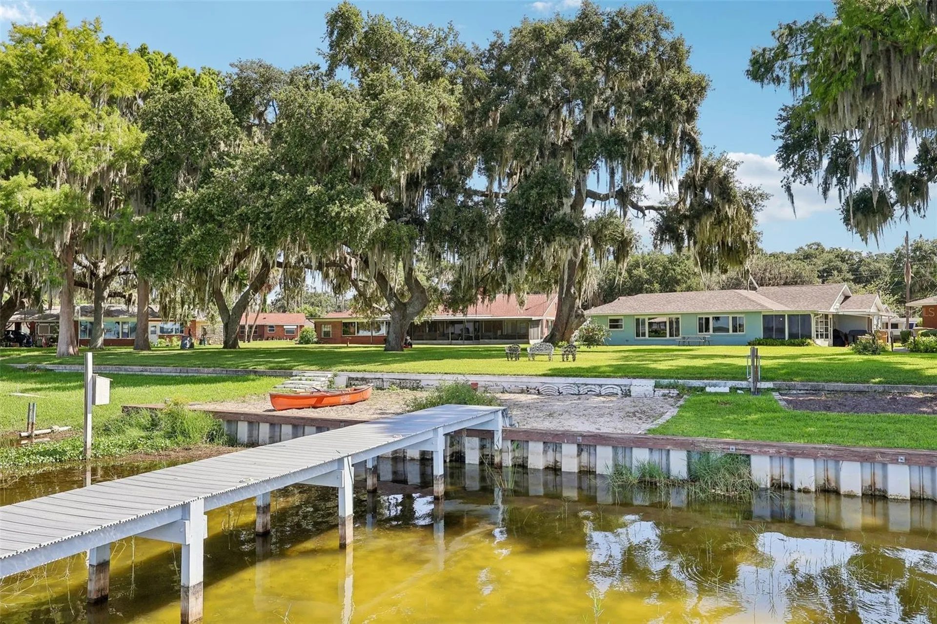 31929 Elizabeth Lane Tavares FL 32778