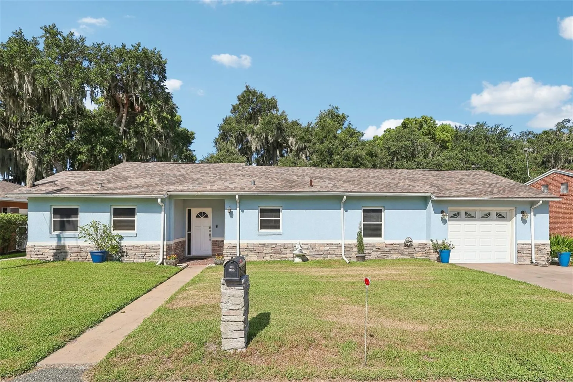 31929 Elizabeth Lane Tavares FL 32778