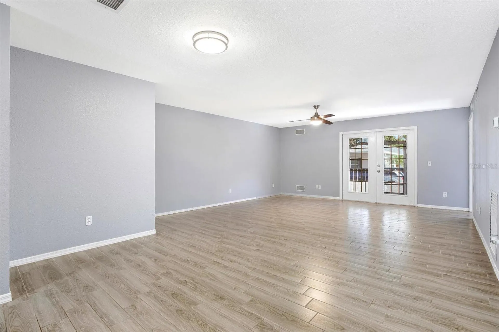 107 47th Avenue N St Petersburg FL 33703