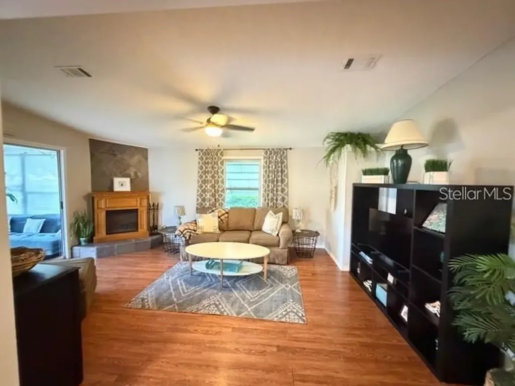 1215 Panama Place Lady Lake FL 32159