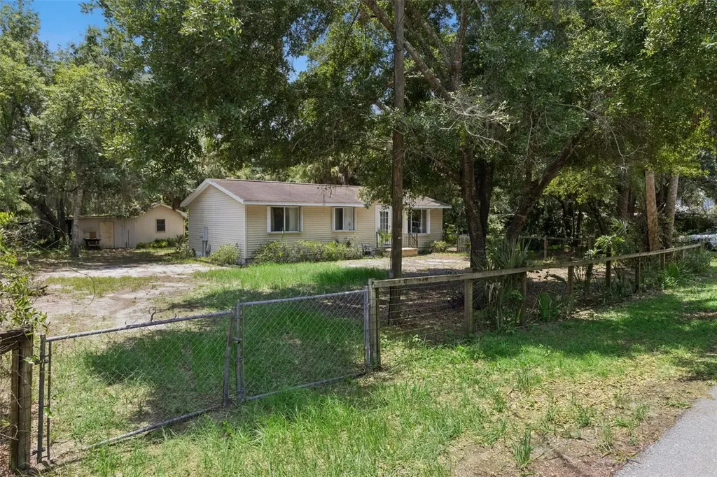 3803 Young Road Lake Wales FL 33898
