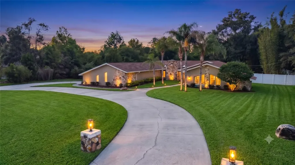 7487 River Country Drive Weeki Wachee FL 34607