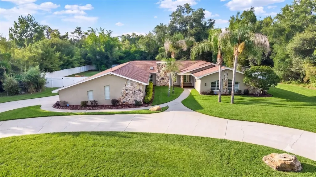 7487 River Country Drive Weeki Wachee FL 34607