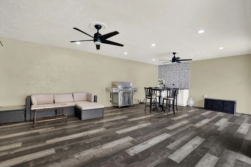 7487 River Country Drive Weeki Wachee FL 34607