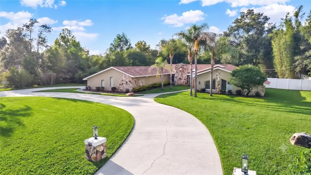 7487 River Country Drive Weeki Wachee FL 34607