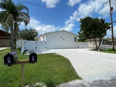 8726 Mayflower Road Tampa FL 33615
