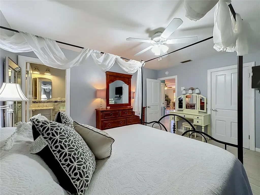 4154 66th Street Circle W Bradenton FL 34209