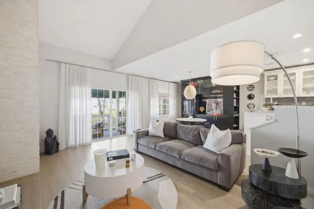 5103 S Jules Verne Court Tampa FL 33611