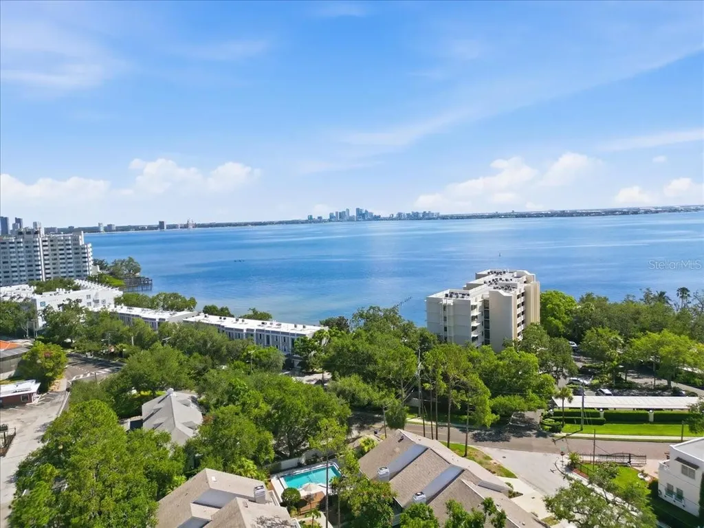 5103 S Jules Verne Court Tampa FL 33611