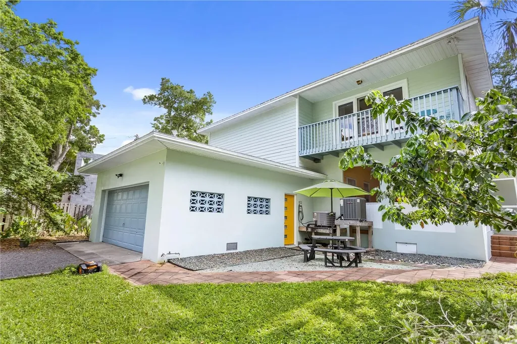 2217 Brevard Road NE St Petersburg FL 33704