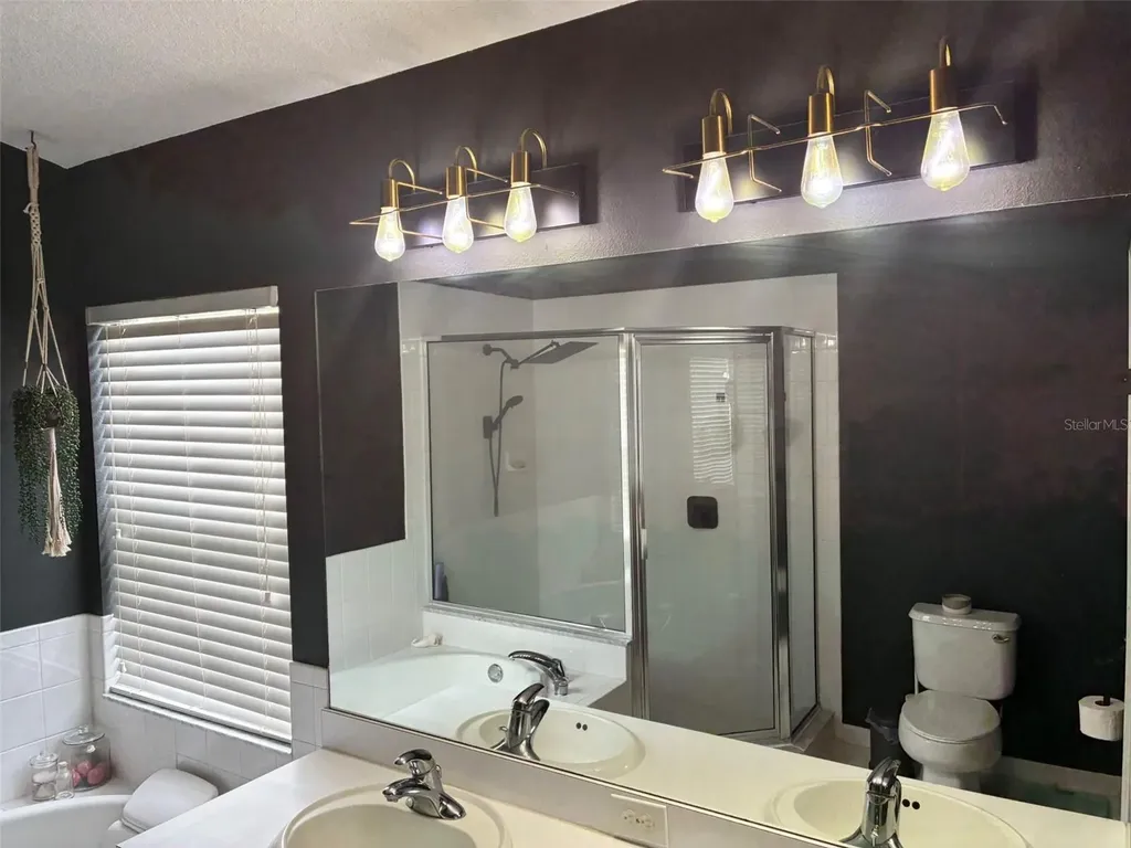 8026 Carriage Pointe Drive Gibsonton FL 33534