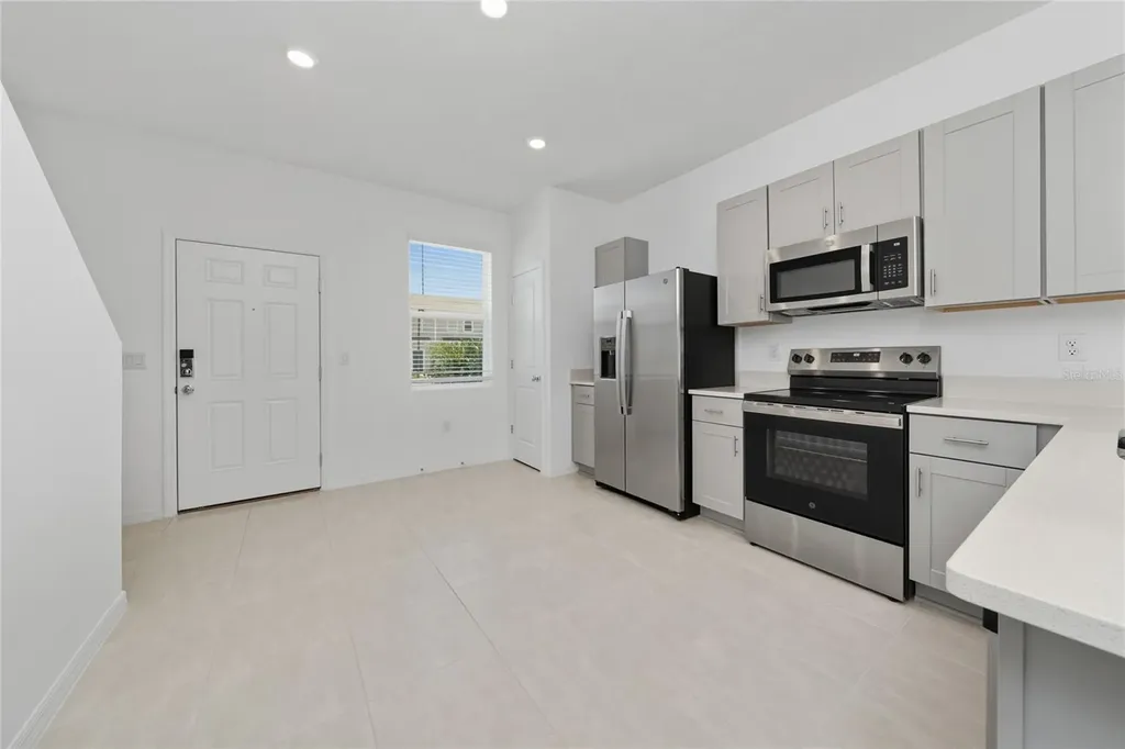 2916 Skyline Loop Kissimmee FL 34758