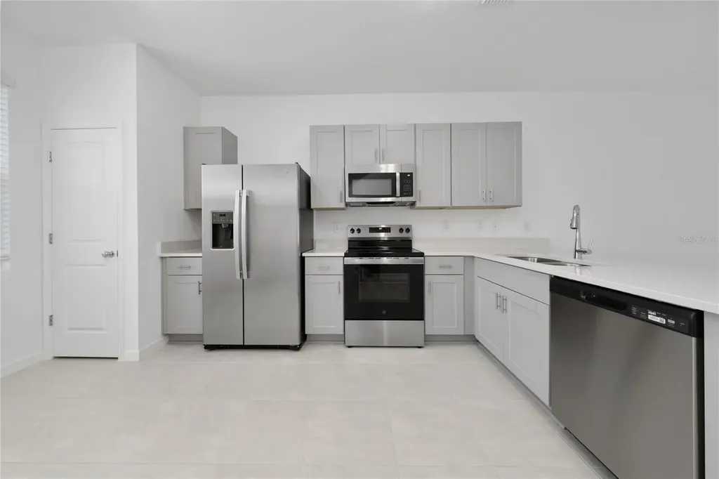 2916 Skyline Loop Kissimmee FL 34758