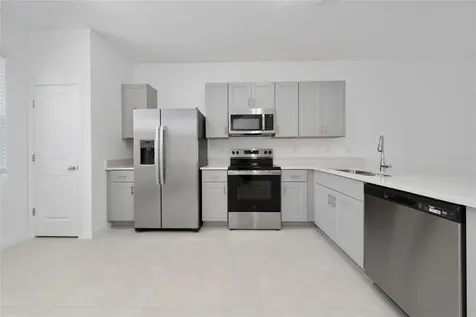 2916 Skyline Loop Kissimmee FL 34758
