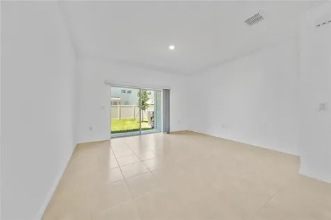 2916 Skyline Loop Kissimmee FL 34758