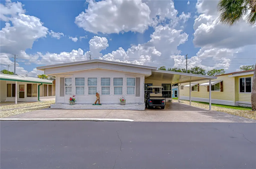 37816 Barcelona Avenue Zephyrhills FL 33541