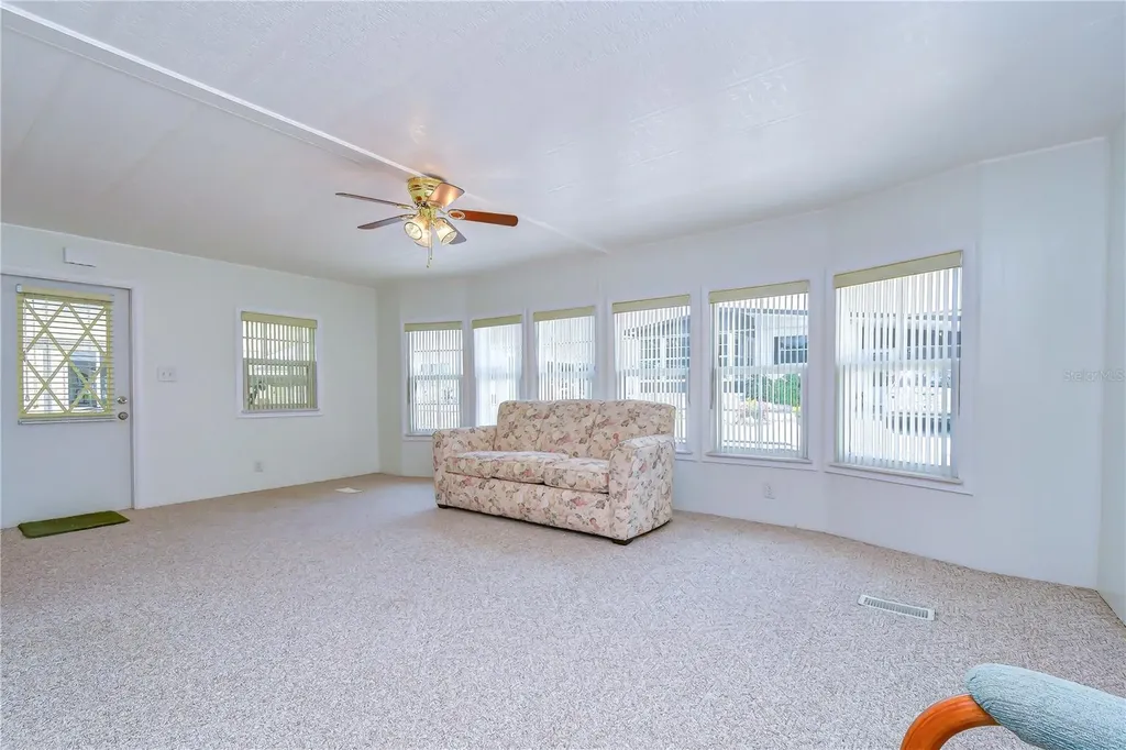 37816 Barcelona Avenue Zephyrhills FL 33541