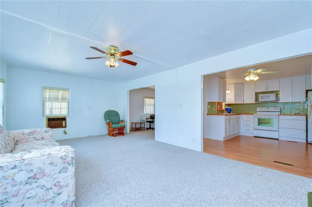 37816 Barcelona Avenue Zephyrhills FL 33541