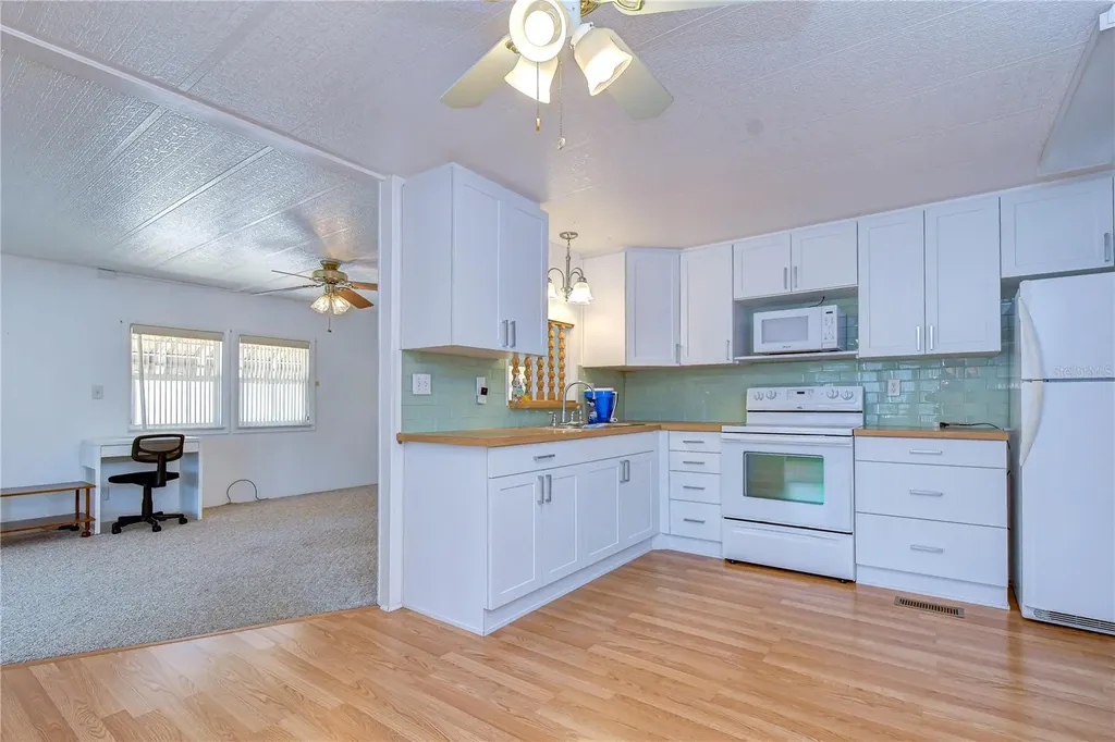 37816 Barcelona Avenue Zephyrhills FL 33541