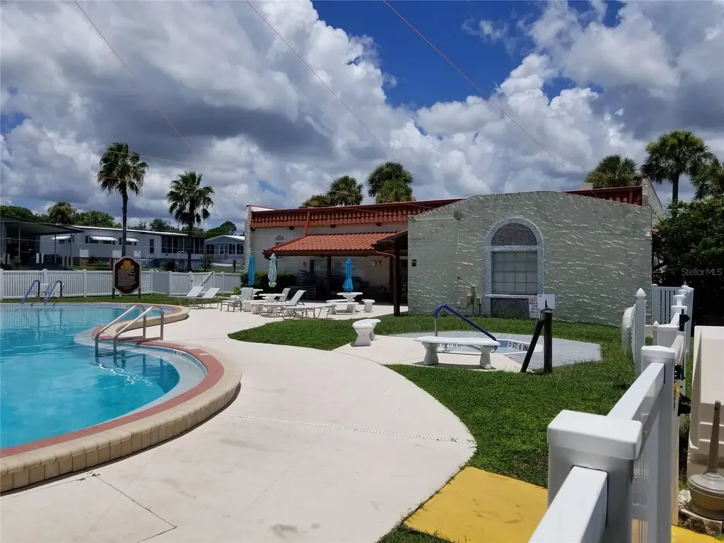 37816 Barcelona Avenue Zephyrhills FL 33541