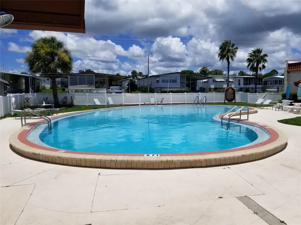 37816 Barcelona Avenue Zephyrhills FL 33541