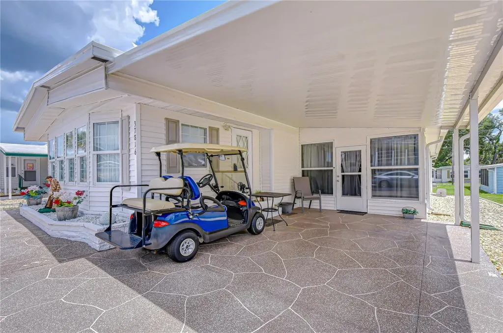 37816 Barcelona Avenue Zephyrhills FL 33541