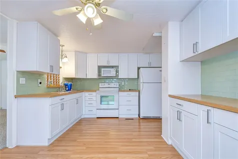 37816 Barcelona Avenue Zephyrhills FL 33541