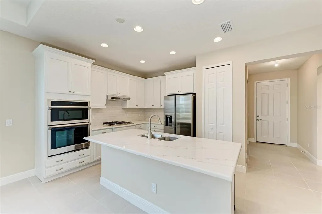 149 Okeeffe Circle Bradenton FL 34212