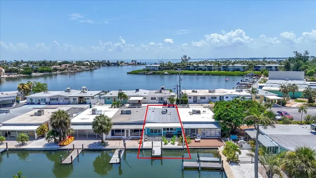 18 Seaside Court Holmes Beach FL 34217