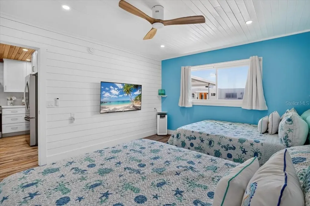 18 Seaside Court Holmes Beach FL 34217