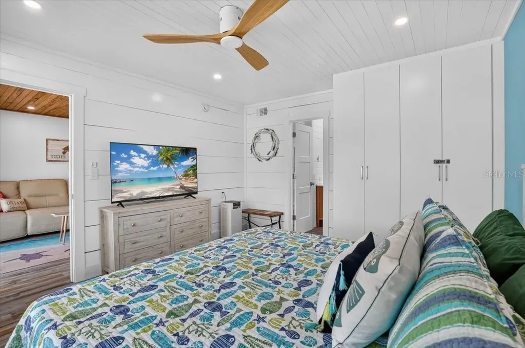 18 Seaside Court Holmes Beach FL 34217