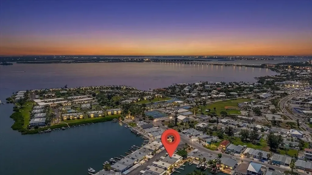 18 Seaside Court Holmes Beach FL 34217