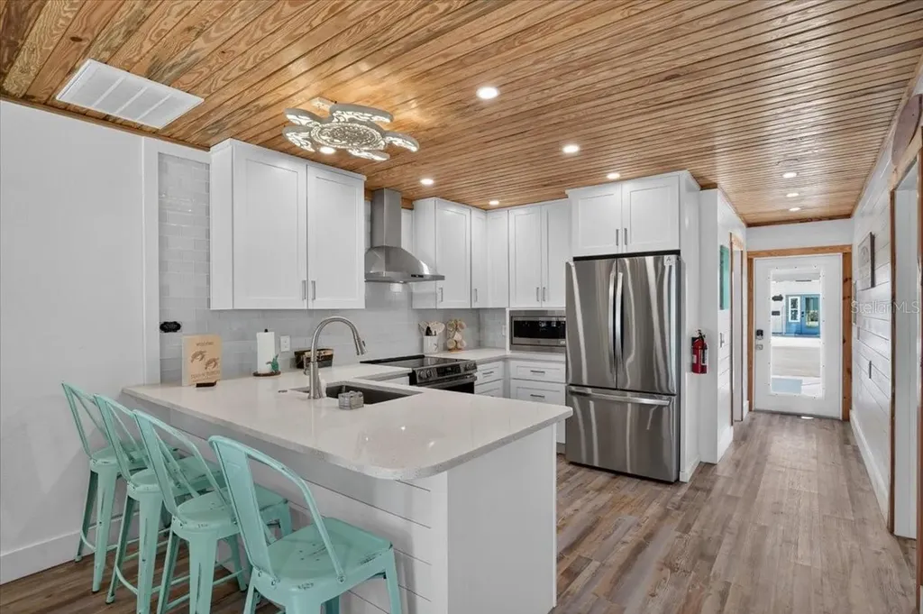 18 Seaside Court Holmes Beach FL 34217