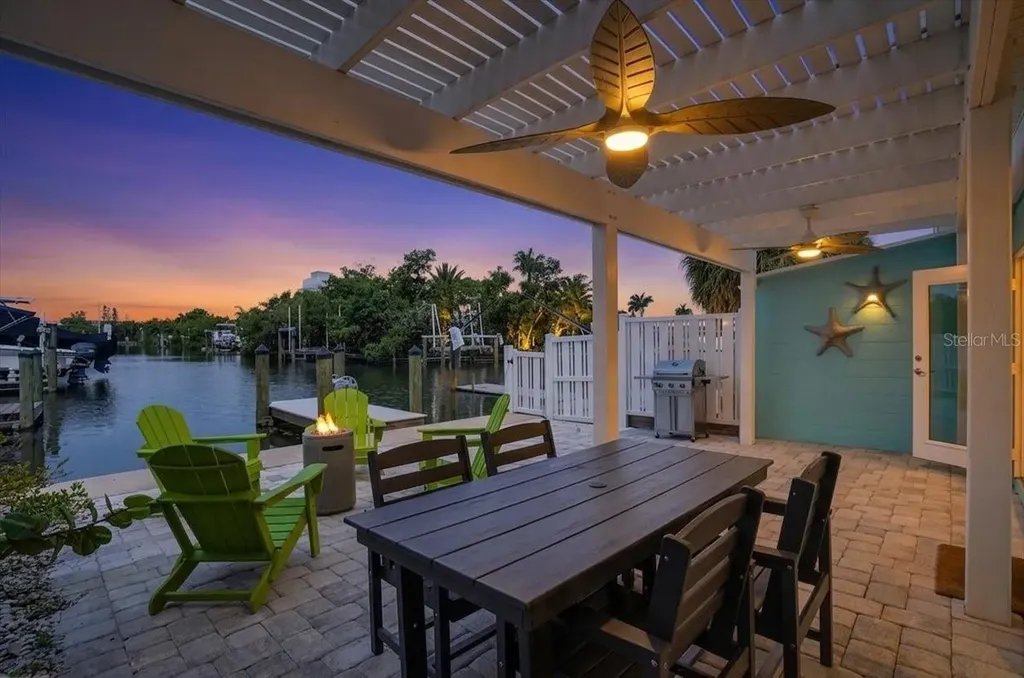 18 Seaside Court Holmes Beach FL 34217