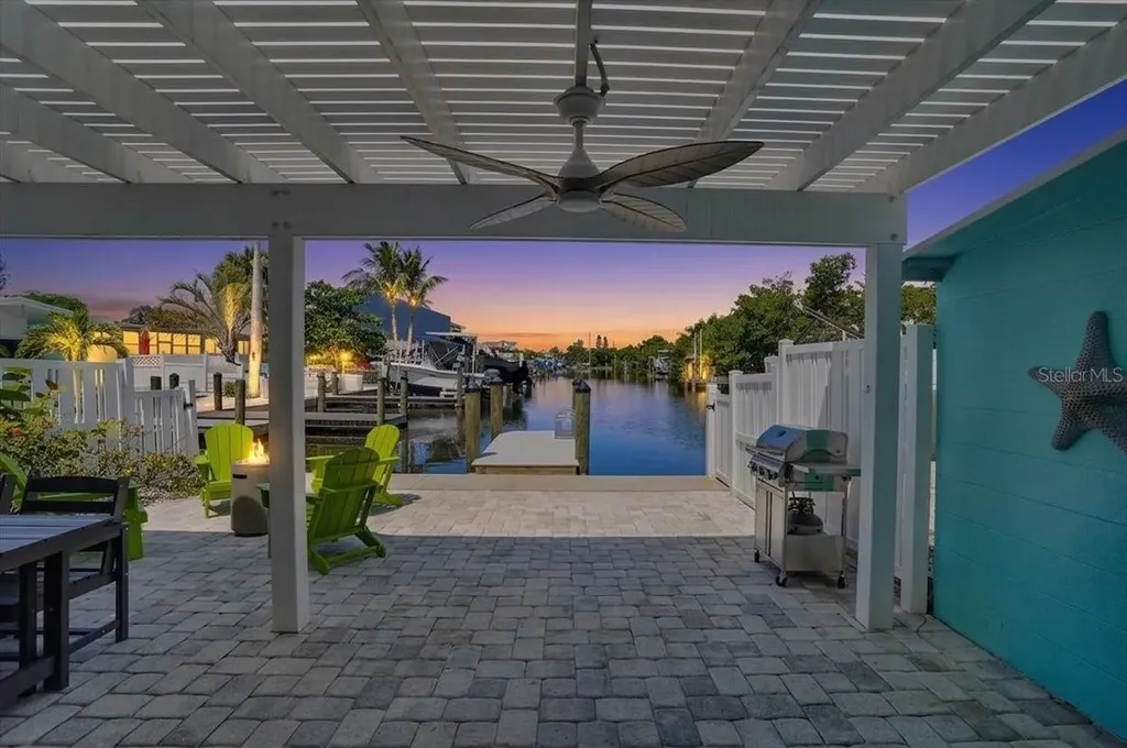 18 Seaside Court Holmes Beach FL 34217