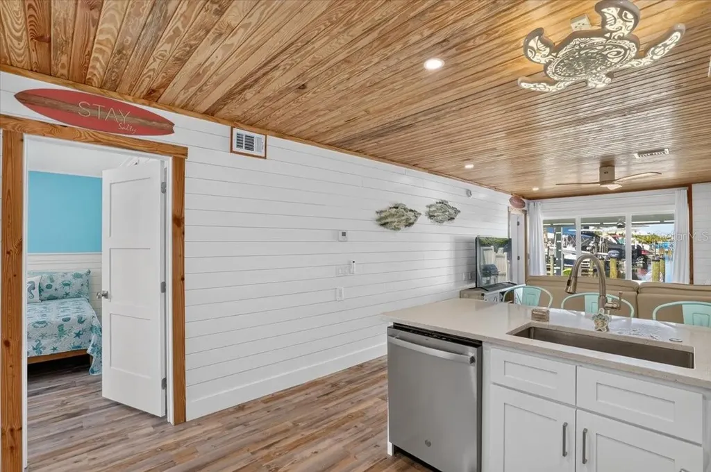 18 Seaside Court Holmes Beach FL 34217