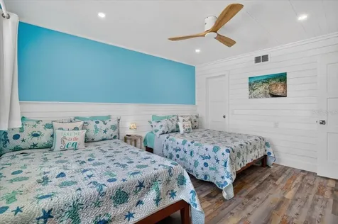18 Seaside Court Holmes Beach FL 34217