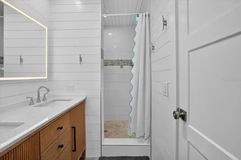 18 Seaside Court Holmes Beach FL 34217