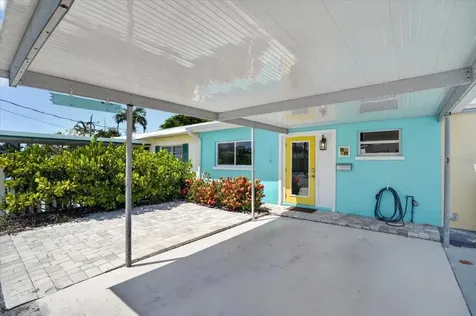 18 Seaside Court Holmes Beach FL 34217