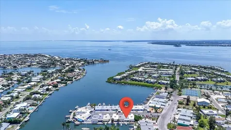 18 Seaside Court Holmes Beach FL 34217