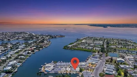 18 Seaside Court Holmes Beach FL 34217