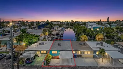 18 Seaside Court Holmes Beach FL 34217