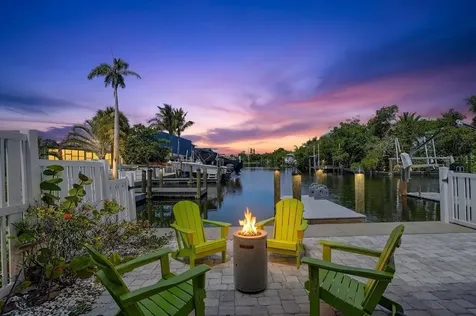 18 Seaside Court Holmes Beach FL 34217