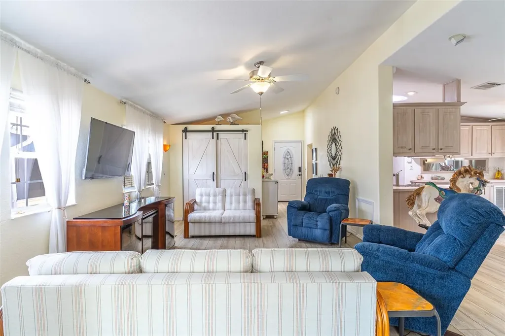 511 Par Pines Boulevard Davenport FL 33837