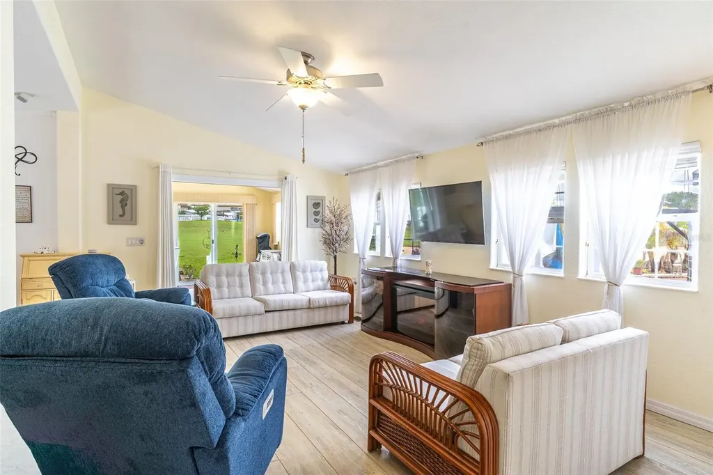 511 Par Pines Boulevard Davenport FL 33837