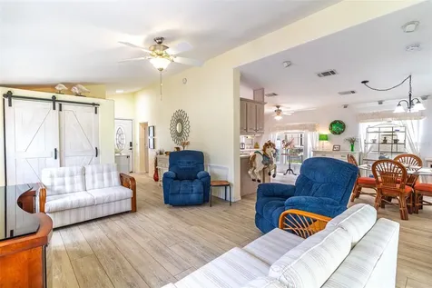 511 Par Pines Boulevard Davenport FL 33837