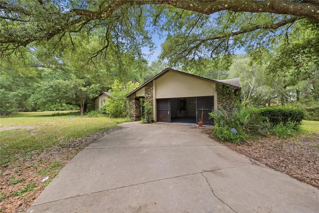 4444 Raines Road Brooksville FL 34604